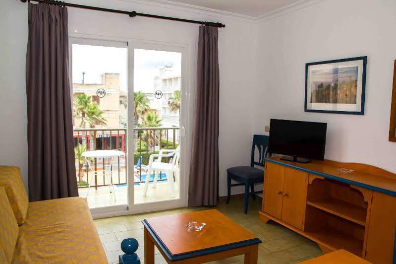 Apartamentos Charlys Can Picafort Can Picafort  Exterior foto