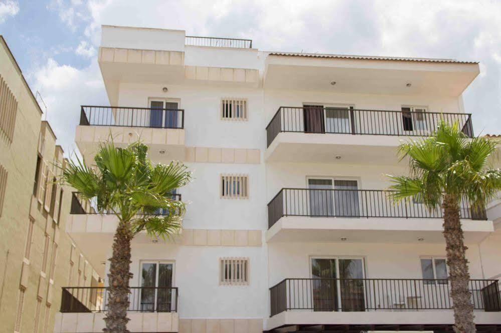Apartamentos Charlys Can Picafort Can Picafort  Exterior foto