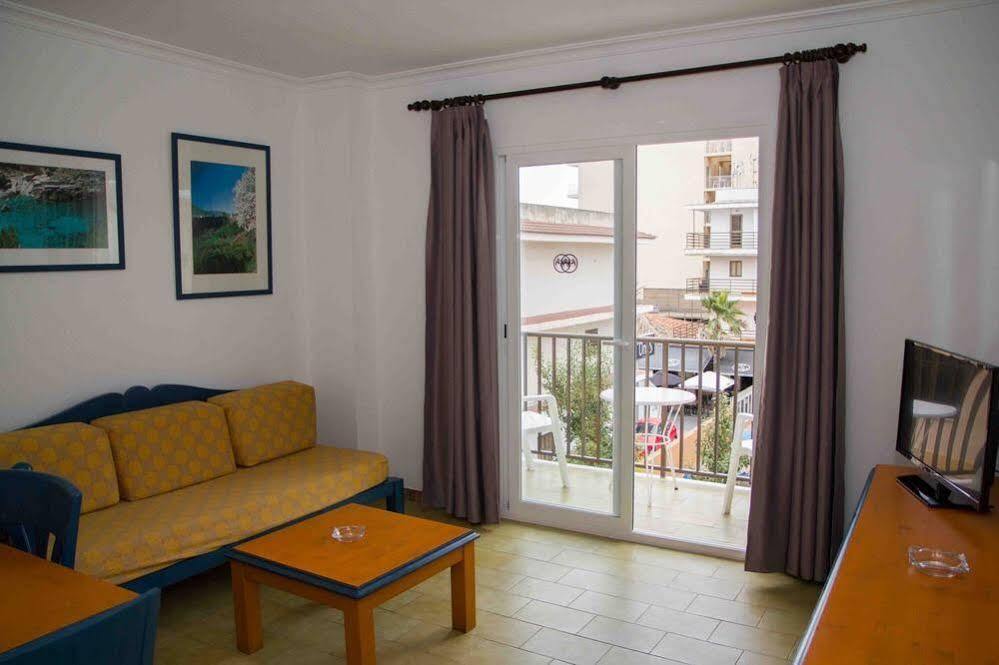 Apartamentos Charlys Can Picafort Can Picafort  Exterior foto