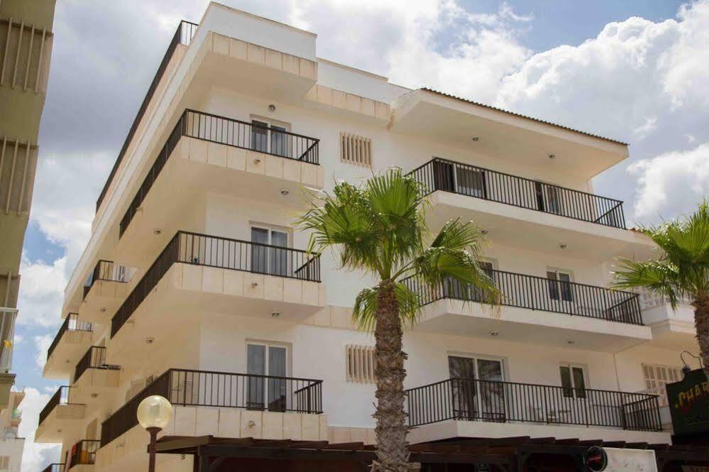 Apartamentos Charlys Can Picafort Can Picafort  Exterior foto