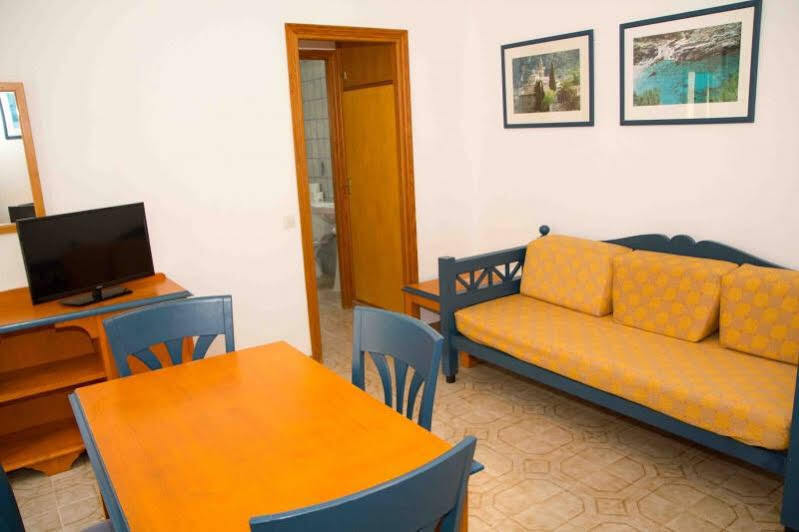 Apartamentos Charlys Can Picafort Can Picafort  Exterior foto