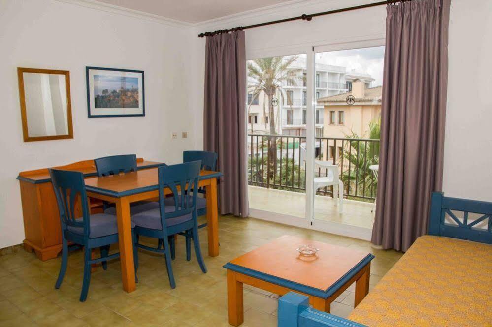 Apartamentos Charlys Can Picafort Can Picafort  Exterior foto